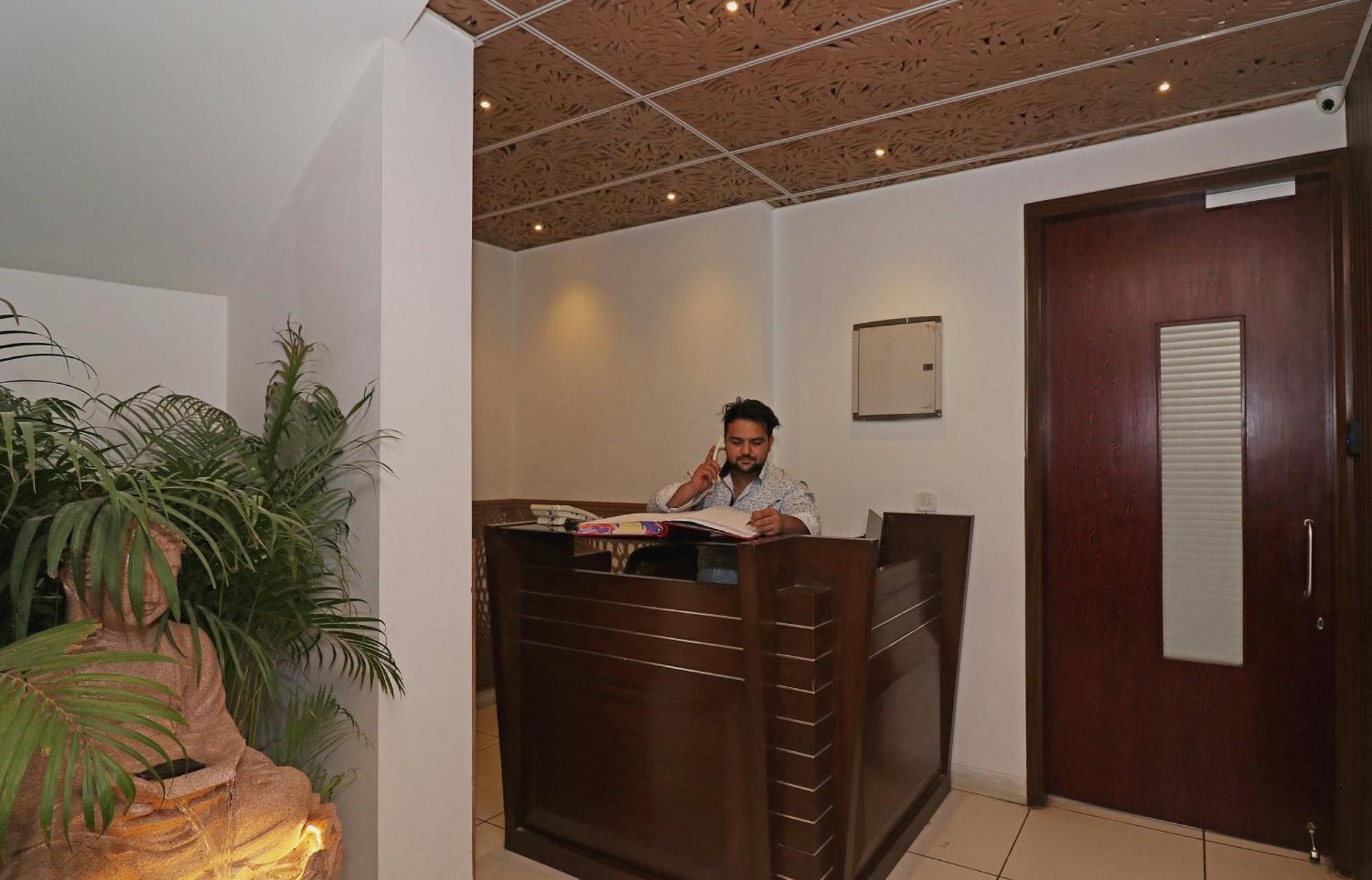 Wonderland Inn Near Aravali Biodiversity Park Gurgaon Exterior photo
