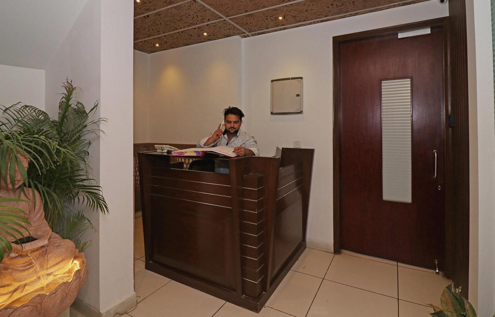 Wonderland Inn Near Aravali Biodiversity Park Gurgaon Exterior photo