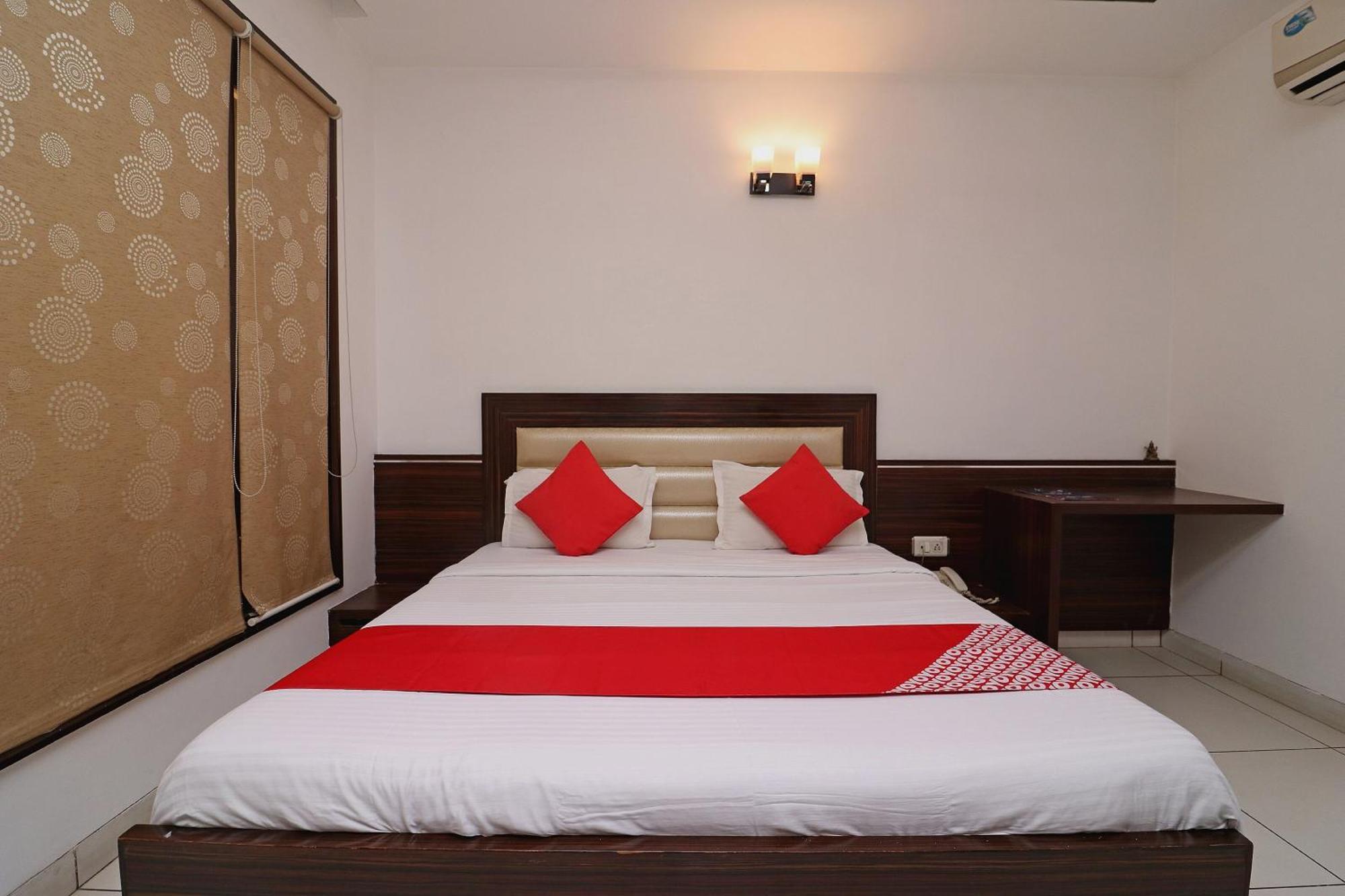 Wonderland Inn Near Aravali Biodiversity Park Gurgaon Exterior photo