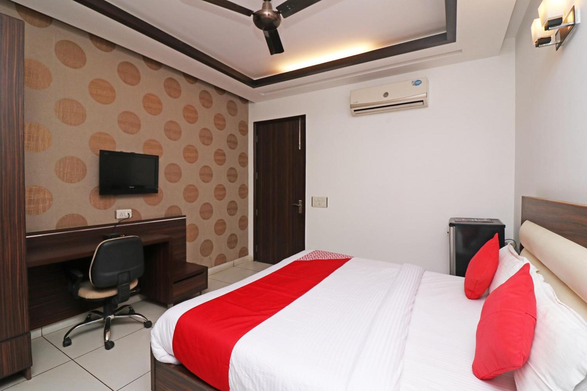Wonderland Inn Near Aravali Biodiversity Park Gurgaon Exterior photo